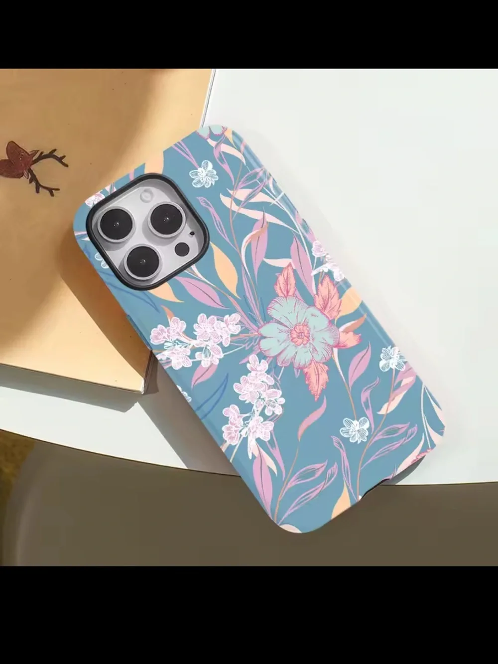 Blue Floral Phone Case - Elegant Protective Cover for iPhone 16 pro